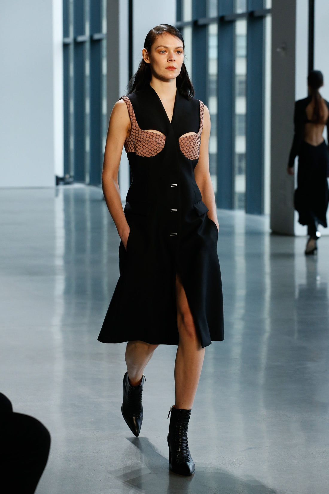 DION LEE FALL 18 RUNWAY LOOK 2
