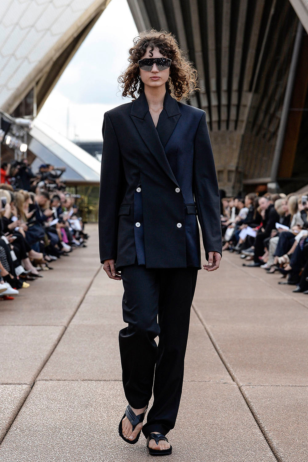 DION LEE RESORT 18 RUNWAY LOOK 1