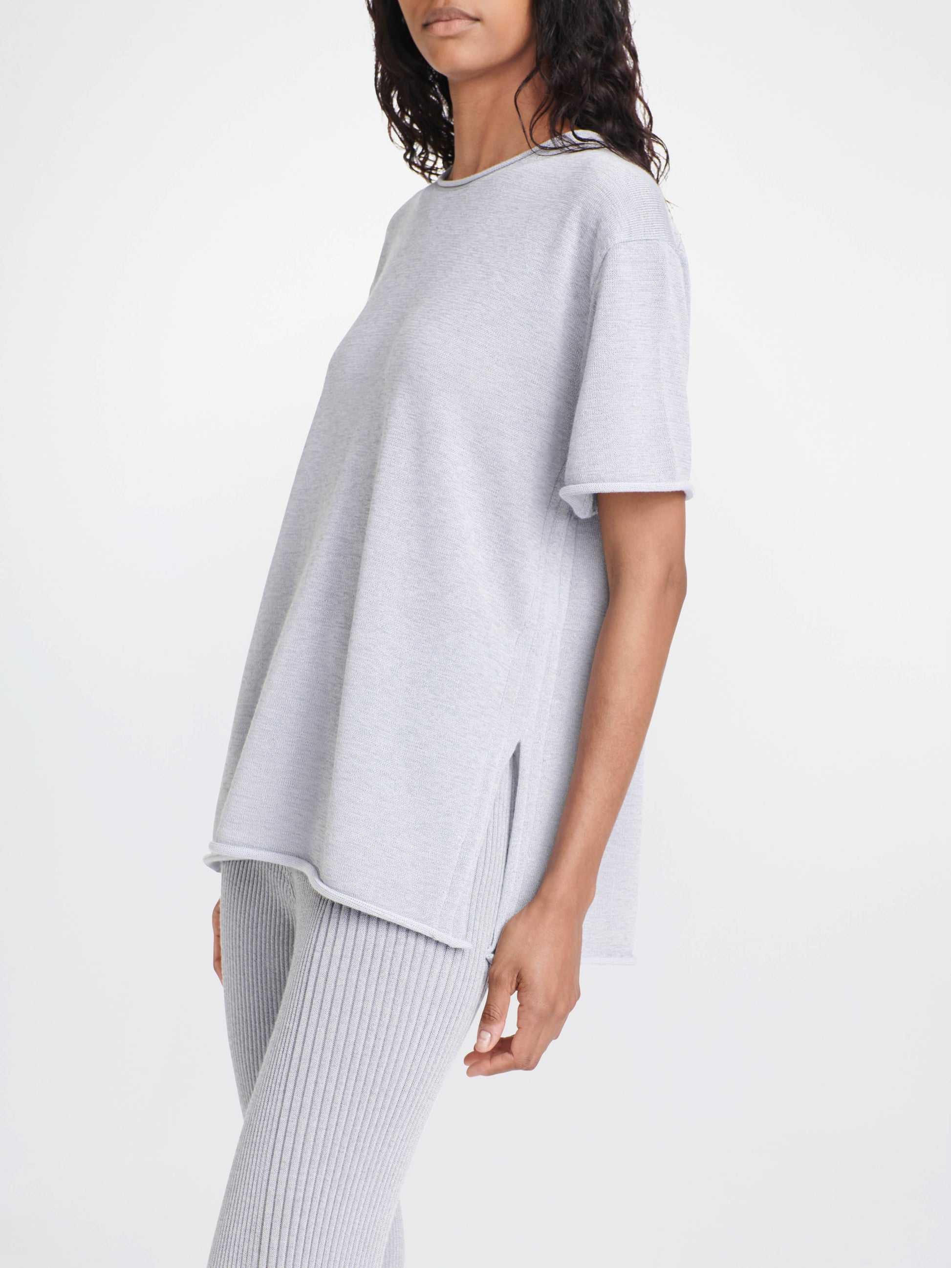LIGHT REFLECTIVE LOGO TEE